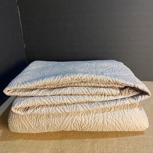 100% Cotton Quilt Coverlet Bedspread Medallion Queen 82 X 88 Stitched No shams